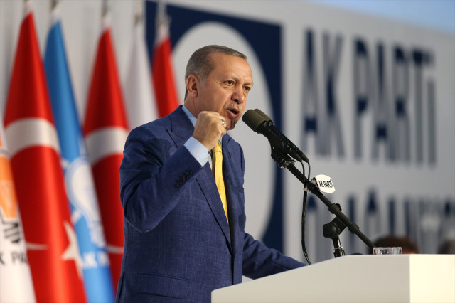 Erdoğan’ın Kongrede ilk Mesajı: ‘Teşkilatları Yenileyeceğiz’